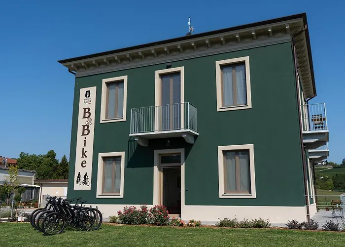 B & Bike Di Ristorante Italia Apartahotel 4*